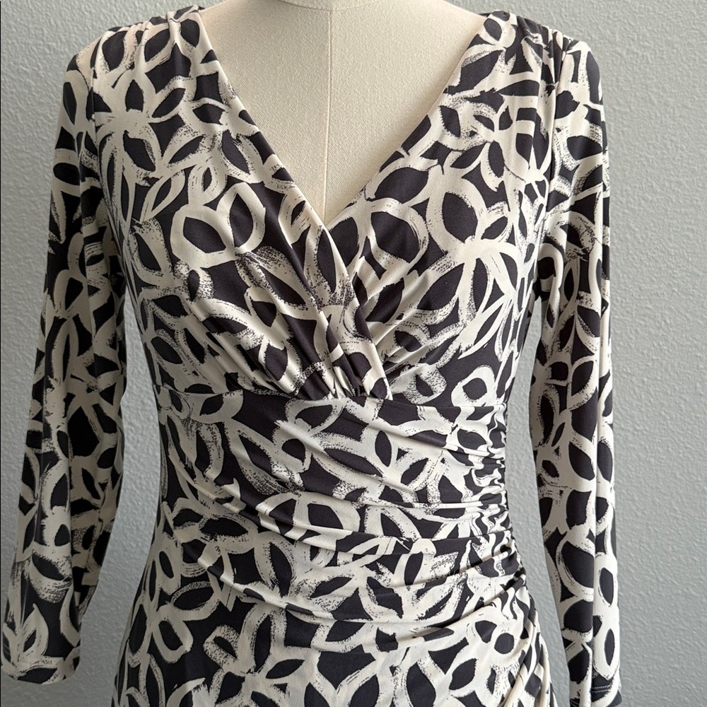 Lauren Ralph Lauren Black & White Ruched Wrap Dress Size 4 - Picture 3 of 8